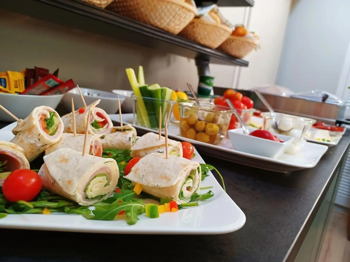 Indium City Panzio Eger Bed & Breakfast