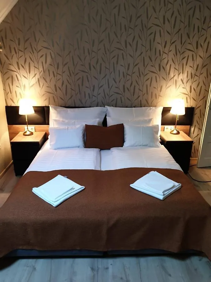 Bed & Breakfast Indium City Panzio Eger