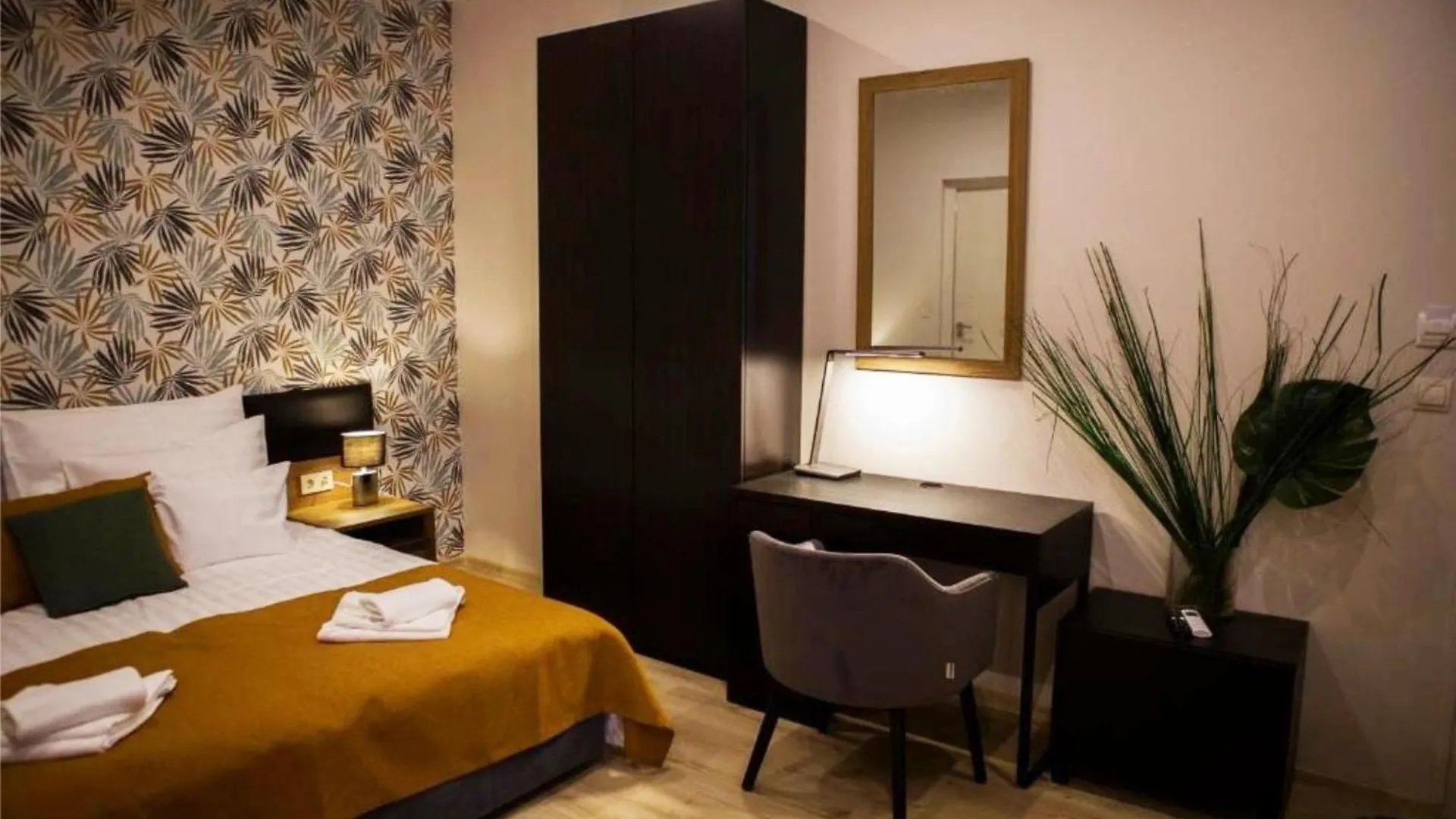 Indium City Panzio Eger Bed & Breakfast